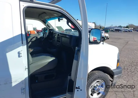 2017 GMC Savana 2500 Work Van from USA, damaged, VIN 1GTW7AFF4H1104939